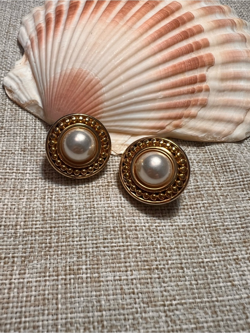 VINTAGE Gold Round Stud Clip-On Earrings with Chunky Pearls